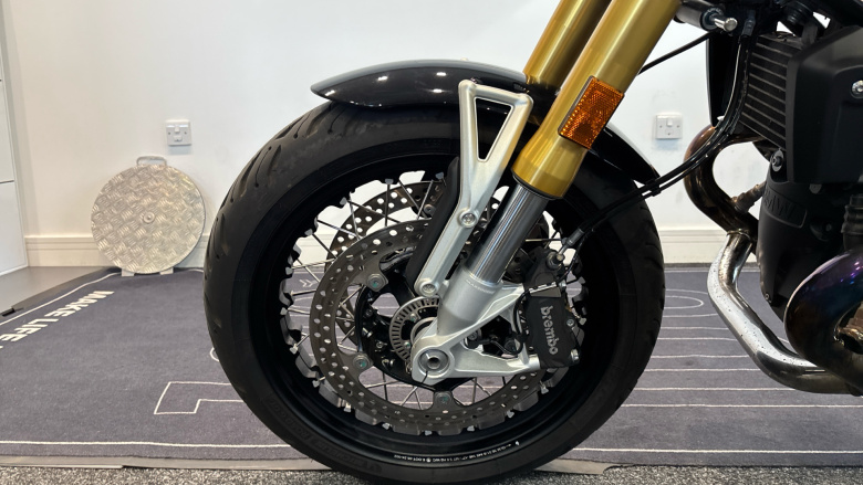 24MY BMW R12 Ninet